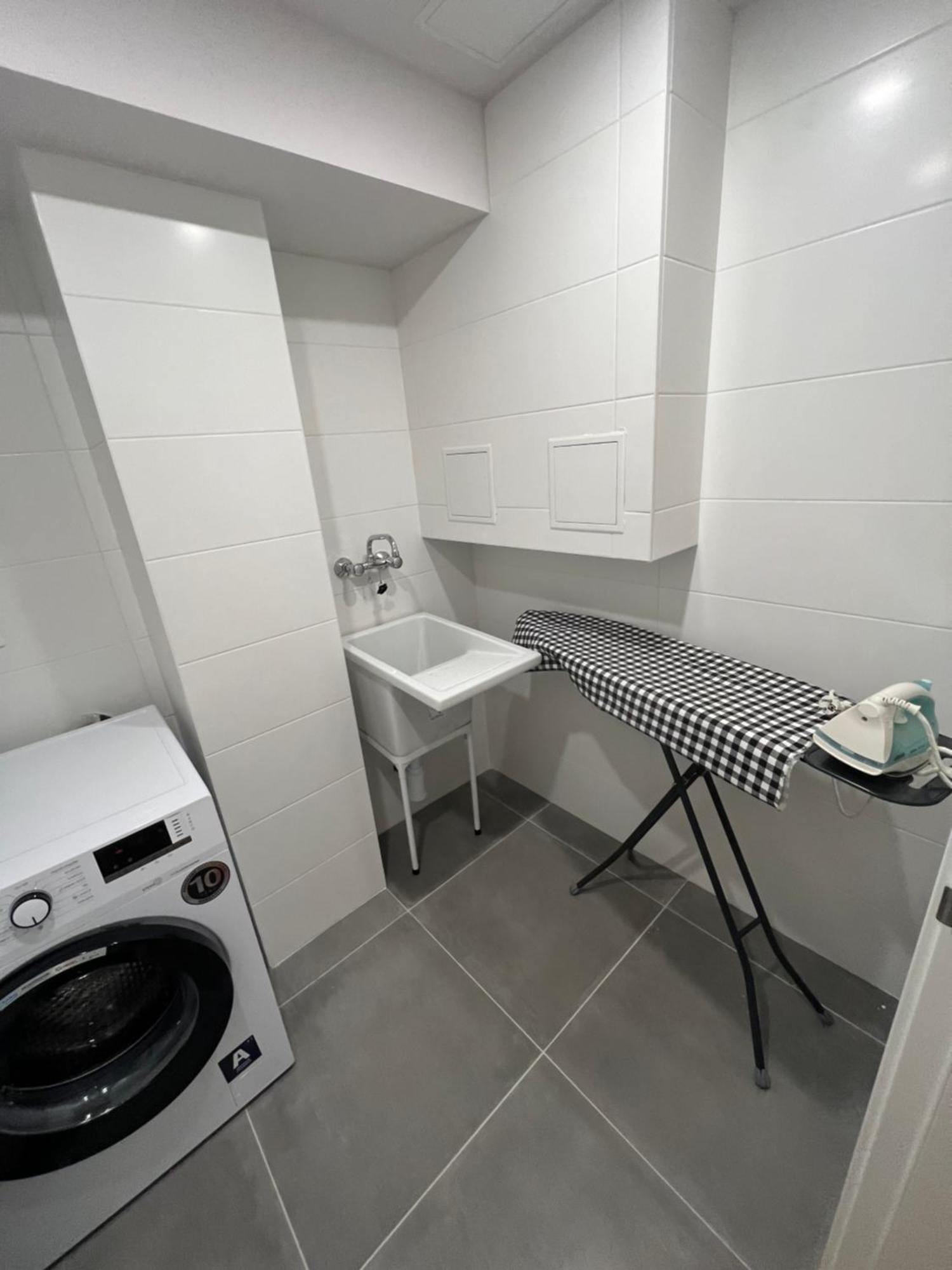Vivienda Ronda Muralla A Estrenar Lejlighed Lugo Eksteriør billede